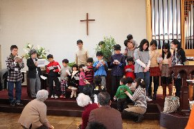 子どもたちが歌をうたいました