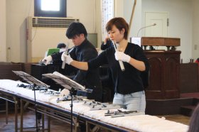 伝道師夫妻のトーンチャイム演奏