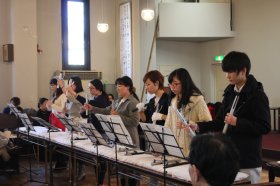 青年会のトーンチャイム演奏