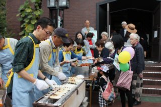 玄関ではみたらしと五平餅コーナー