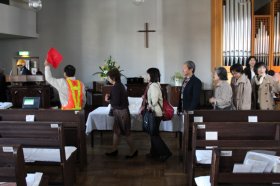 ブロックごとのリーダーに続いて避難しました。