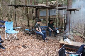 炊事場屋根の設置完了