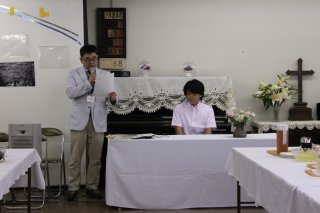 愛餐会の緊張した柳川先生の様子