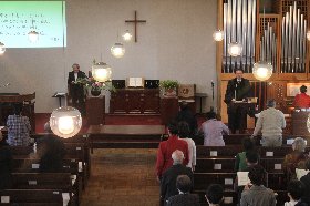 礼拝の様子